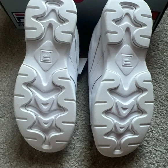 NEW/NIB FILA Disarray Women's White Sneakers Size 8.5 5CM00783-125 Item #1331060 - Picture 5 of 8